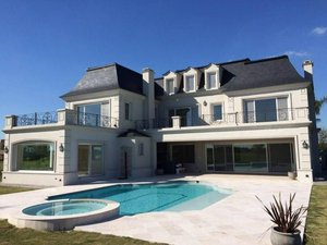 4 bedrooms House in Tigre, Argentina No. 64074