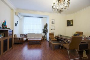 7 bedrooms Apartment in Yasamal, Azerbaijan No. 1536