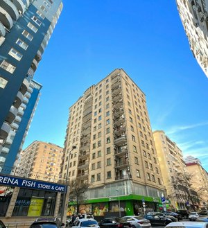 3 bedrooms Apartment in Yasamal, Azerbaijan No. 1976