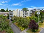 2 bedrooms Condo in British Columbia, Canada No. 1320 - condominium in Canada