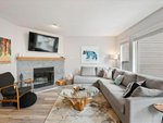 3 bedrooms House in British Columbia, Canada No. 1334 - Image 4