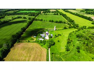 1400m² Farm in Durham, Canada No. 1510