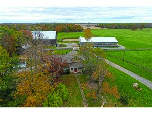 3 bedrooms Farm in Burlington, Canada No. 1529