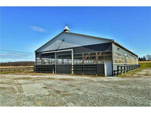 3 bedrooms Farm in Burlington, Canada No. 1529