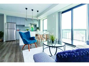 2 bedrooms Condo in Hamilton, Canada No. 742