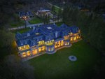 7 bedrooms House in Mississauga, Canada No. 822 - Image 9