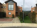 3 bedrooms House in Cundinamarca, Colombia No. 1477 - house in Colombia