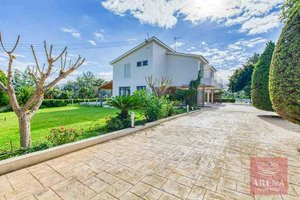 6 bedrooms Villa in Ayia Napa, Cyprus No. 13709