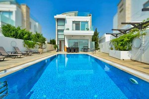 5 bedrooms House in Protaras, Cyprus No. 16331