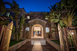 6 bedrooms Villa in Paphos, Cyprus No. 16428
