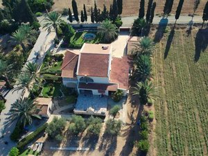 5 bedrooms House in Pervolia, Cyprus No. 16625