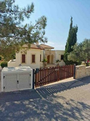 4 bedrooms Villa in Kouklia, Cyprus No. 16757