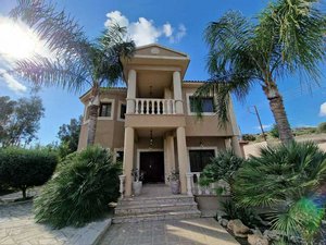 5 bedrooms Villa in Pyrgos, Cyprus No. 16815