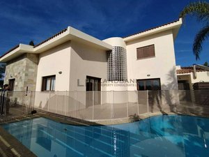 4 bedrooms House in Nicosia, Cyprus No. 16876