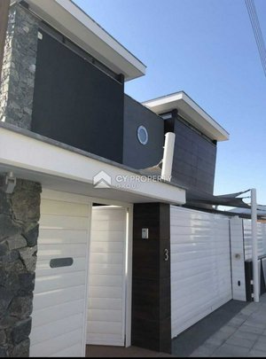 5 bedrooms House in Kolossi, Cyprus No. 17057