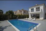 4 bedrooms House in Mazotos, Cyprus No. 17067 - house in Cyprus