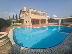 4 bedrooms House in Mesa Geitonia, Cyprus No. 17069