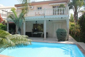4 bedrooms Villa in Limassol, Cyprus No. 1785