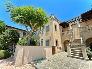 5 bedrooms Villa in Pyrgos, Cyprus No. 355