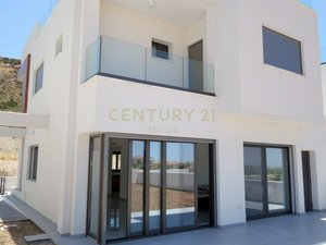 4 bedrooms Villa in Germasogeia, Cyprus No. 443