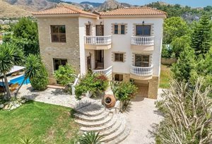 5 bedrooms Villa in Argaka, Cyprus No. 5665