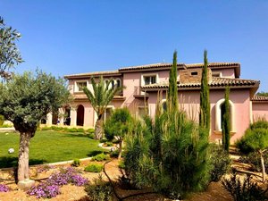 4 bedrooms Villa in Kato Polemidia, Cyprus No. 715