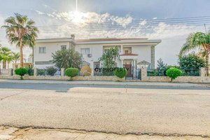 6 bedrooms House in Ayia Napa, Cyprus No. 7508