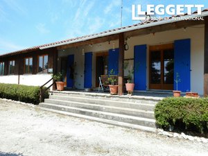 3 bedrooms Bungalow in Monestier, France No. 102154