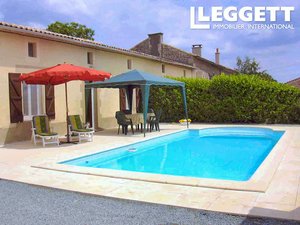 4 bedrooms Bungalow in Chef-Boutonne, France No. 107277