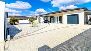 3 bedrooms House in Bergerac, France No. 109083