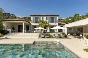 5 bedrooms Villa in Saint-Paul-de-Vence, France No. 1401