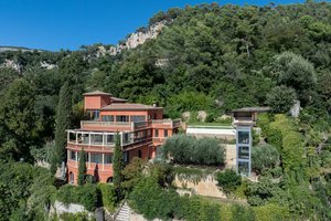 6 bedrooms Villa in Grasse, France No. 1433