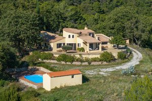 4 bedrooms Villa in Var, France No. 1434