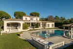 5 bedrooms Villa in Antibes, France No. 1445 - Image 3