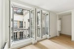 2 bedrooms Apartment in Paris, France No. 149095 - apartment in France
