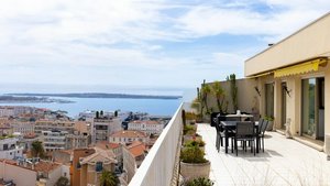 3 bedrooms Apartment in Cannes, France No. 1496