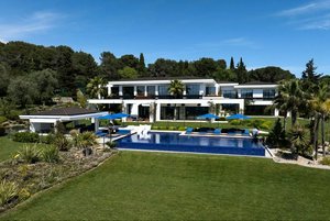 7 bedrooms Villa in Mougins, France No. 1552