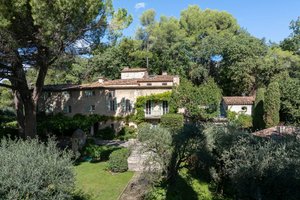 9 bedrooms Villa in Grasse, France No. 1568