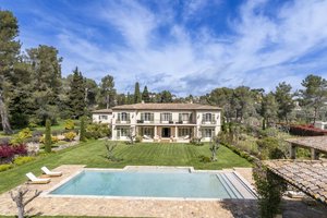 9 bedrooms Villa in Mougins, France No. 1685