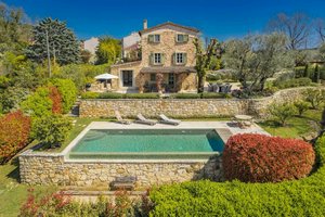 4 bedrooms Villa in Valbonne, France No. 1702