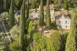 5 bedrooms Villa in Tourrettes-sur-Loup, France No. 1718