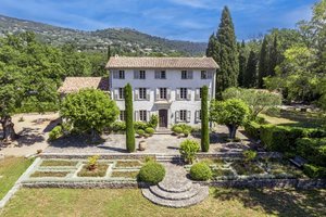 13 bedrooms Villa in Mougins, France No. 1723