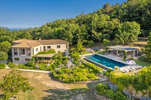 6 bedrooms Villa in Chateauneuf-Grasse, France No. 1729
