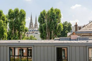 4 bedrooms Villa in Paris, France No. 174341