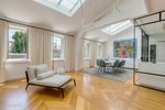 4 bedrooms Villa in Paris, France No. 174341 - Image 3