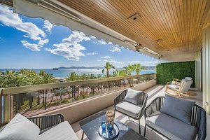 2 bedrooms Apartment in Cannes, France No. 1783