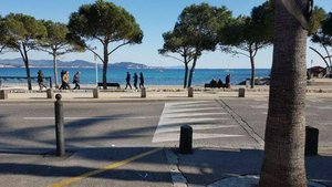 77m² Factory in La Ciotat, France No. 18837