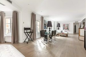 5 rooms Duplex in Paris, France No. 188371