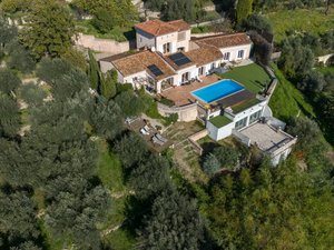 4 bedrooms Villa in Cabris, France No. 1972