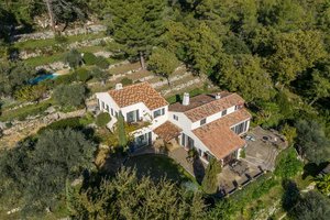 8 bedrooms Villa in Grasse, France No. 1998